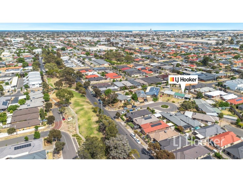 7 Gateshead Crescent, Mansfield Park SA 5012