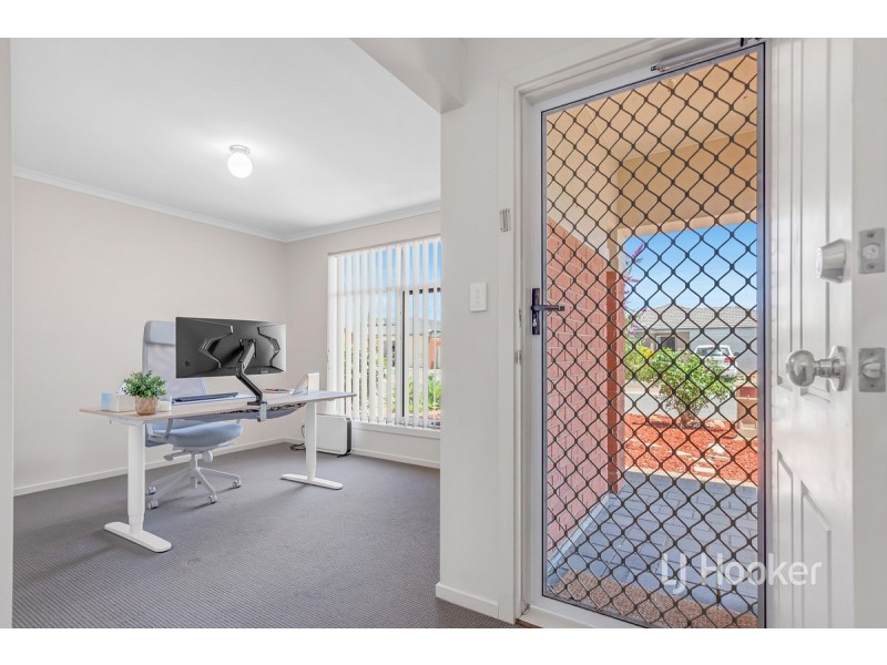 18 Crown Court, Munno Para West SA 5115