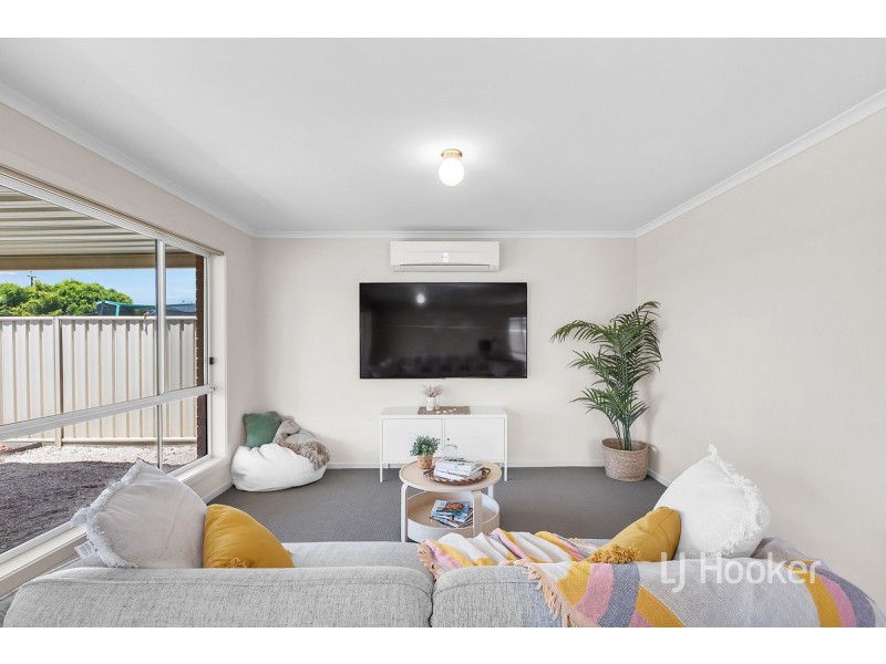 18 Crown Court, Munno Para West SA 5115