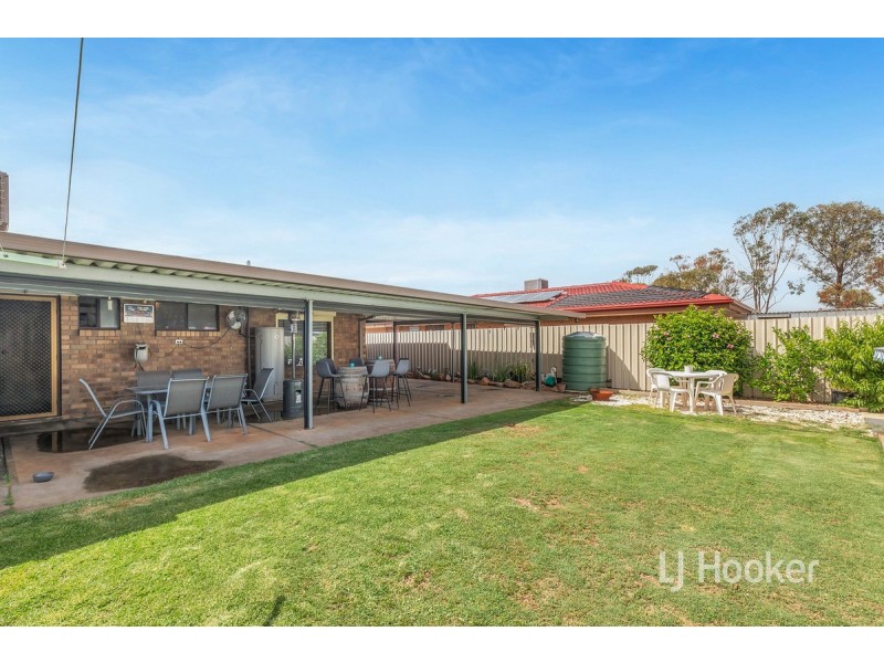 32 Carabeen Crescent, Andrews Farm SA 5114