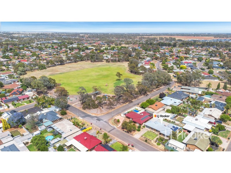 32 Carabeen Crescent, Andrews Farm SA 5114