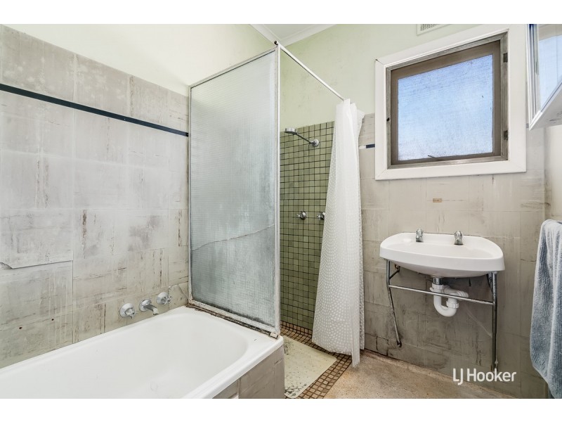 12 Crabb Road, Smithfield Plains SA 5114