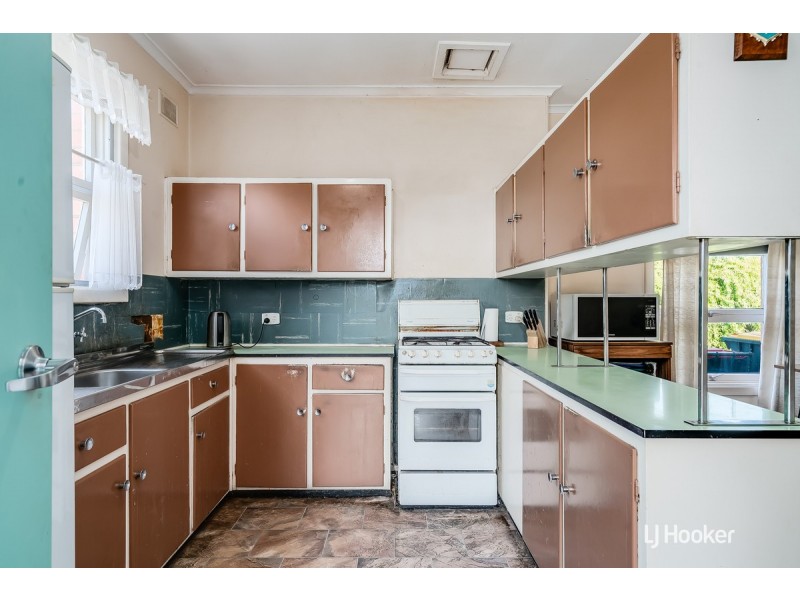 12 Crabb Road, Smithfield Plains SA 5114