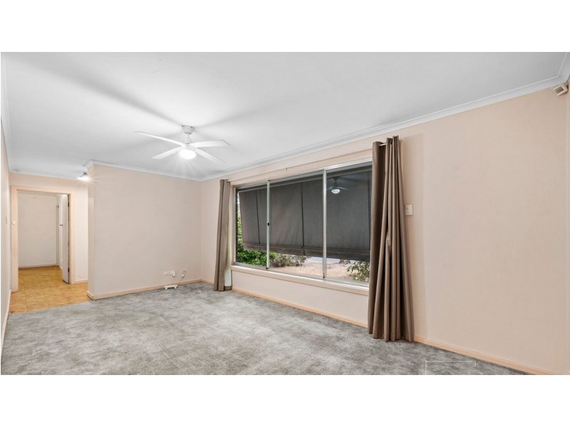 18 Beckington Street, Elizabeth Downs SA 5113