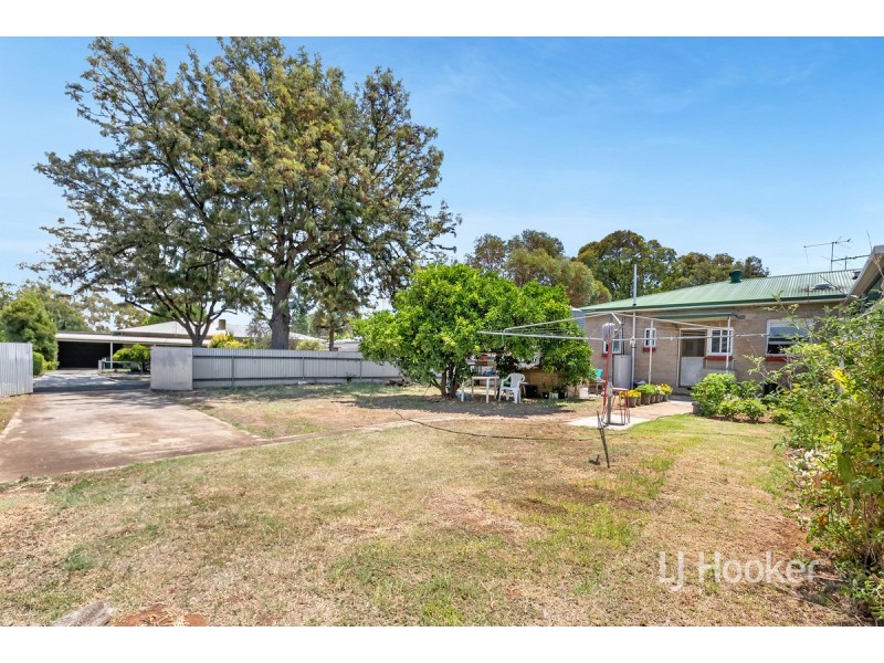 2 Chilmark Street, Elizabeth Vale SA 5112