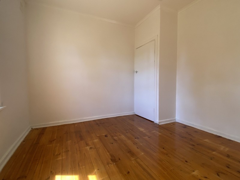 24 Shaftesbury Road, Elizabeth Vale SA 5112