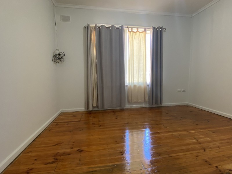 24 Shaftesbury Road, Elizabeth Vale SA 5112