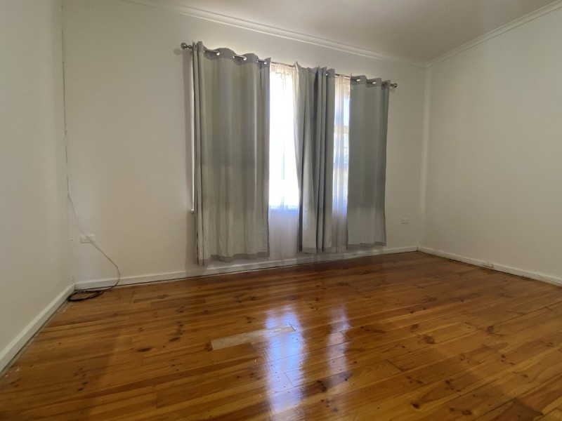 24 Shaftesbury Road, Elizabeth Vale SA 5112