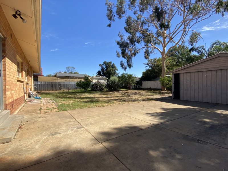24 Shaftesbury Road, Elizabeth Vale SA 5112