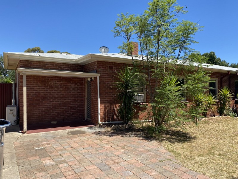 24 Midlow Road, Elizabeth Downs SA 5113