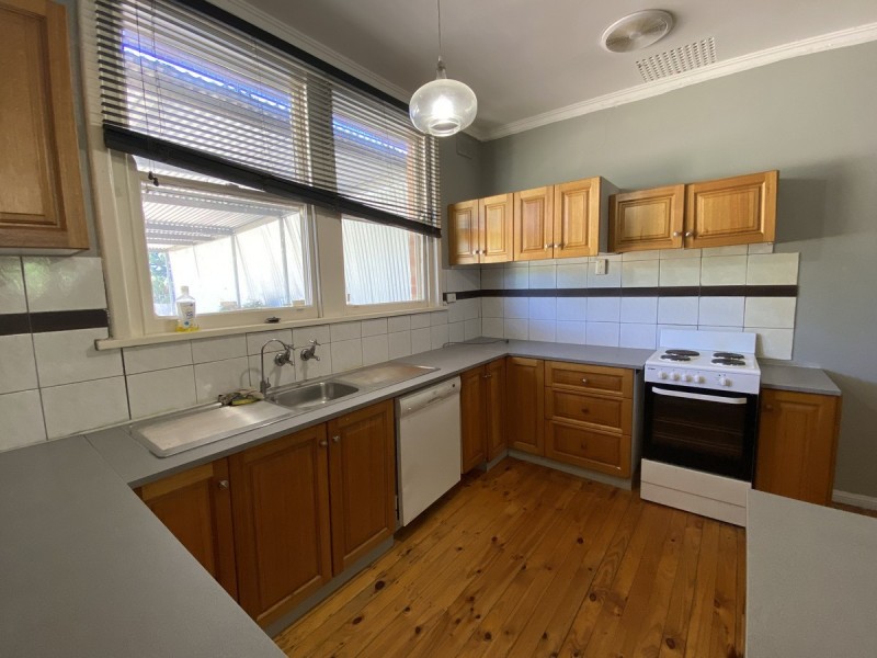 24 Midlow Road, Elizabeth Downs SA 5113