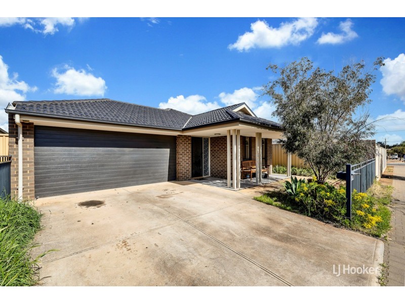 17 Tudor Crescent, Smithfield Plains SA 5114