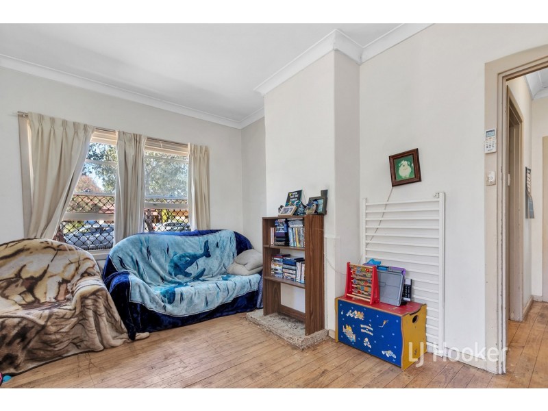 10 Sampson Road, Elizabeth Grove SA 5112