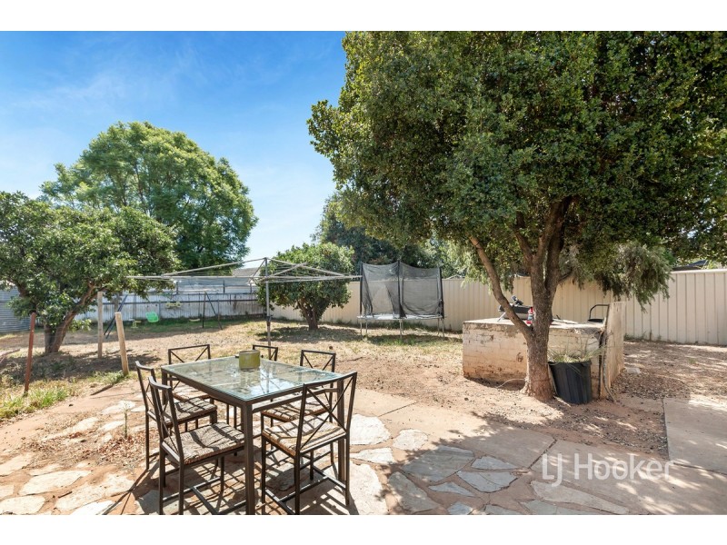 10 Sampson Road, Elizabeth Grove SA 5112