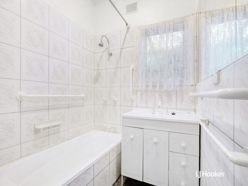 42 Bloomfield Crescent, Elizabeth Downs SA 5113