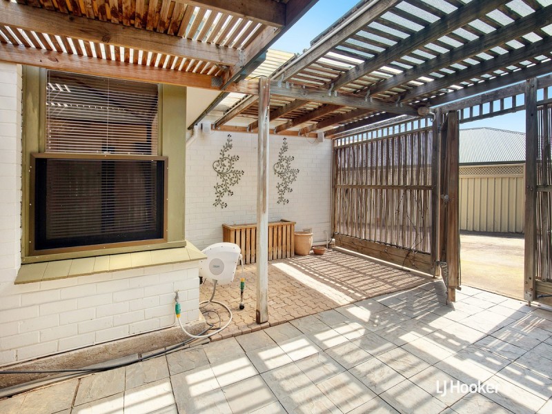 42 Bloomfield Crescent, Elizabeth Downs SA 5113