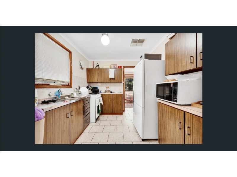 11 Alawoona Road, Munno Para SA 5115