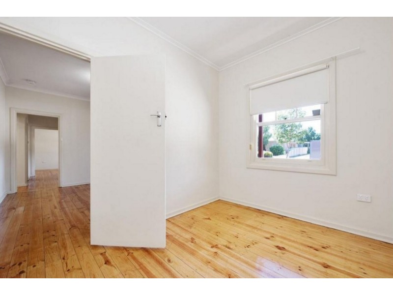 22 Knowles Road, Elizabeth Vale SA 5112