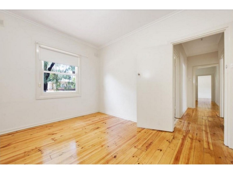 22 Knowles Road, Elizabeth Vale SA 5112