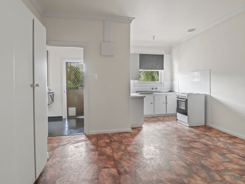 27 Durdin Road, Elizabeth Vale SA 5112