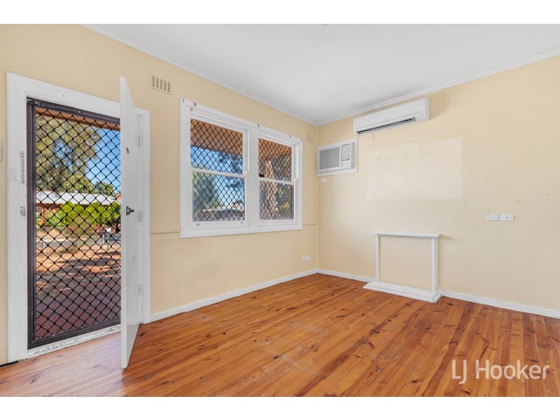 19 Midlow Road, Elizabeth Downs SA 5113