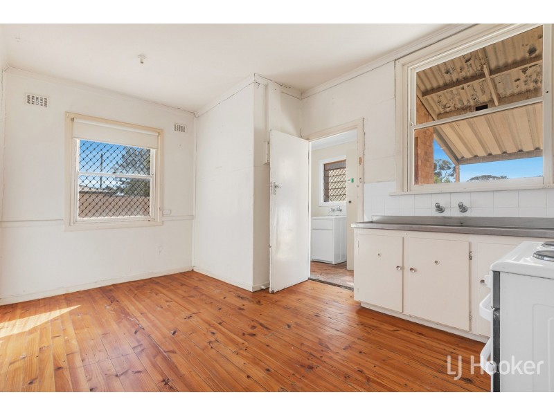 19 Midlow Road, Elizabeth Downs SA 5113