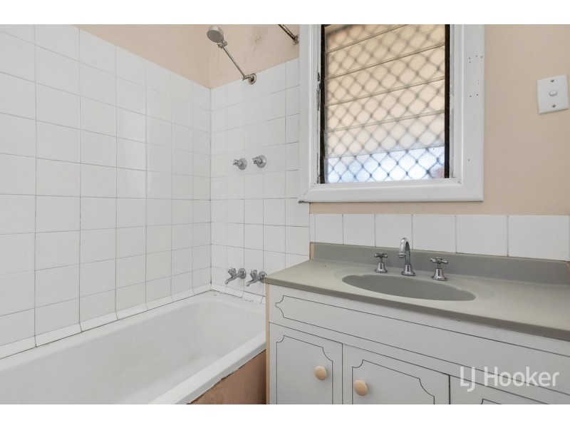 19 Midlow Road, Elizabeth Downs SA 5113