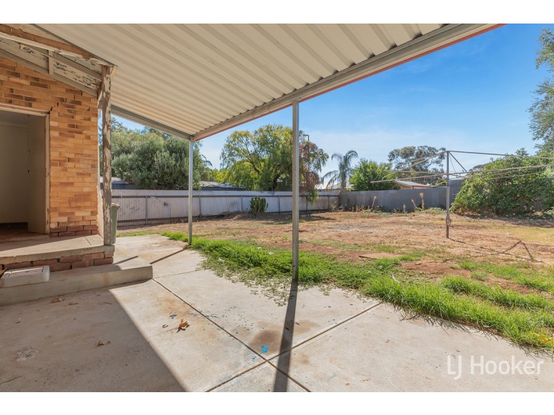 19 Midlow Road, Elizabeth Downs SA 5113