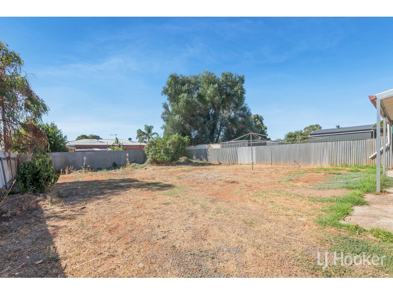 19 Midlow Road, Elizabeth Downs SA 5113