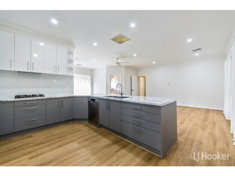 35 Castle Court, Blakeview SA 5114