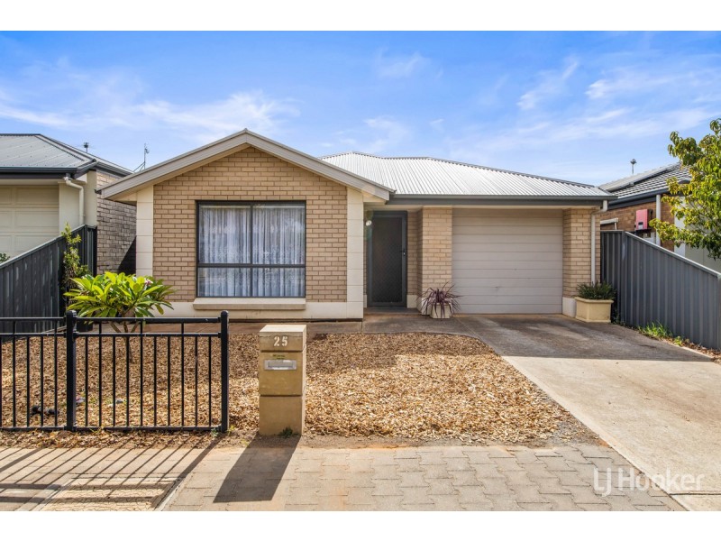 25 Riesling Crescent, Andrews Farm SA 5114