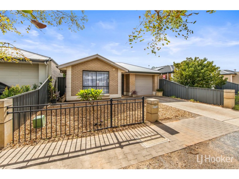 25 Riesling Crescent, Andrews Farm SA 5114