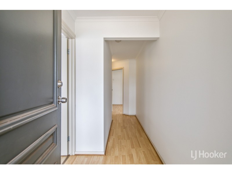 25 Riesling Crescent, Andrews Farm SA 5114