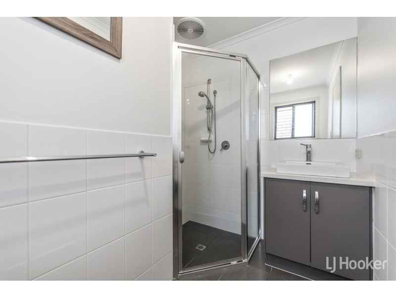 25 Riesling Crescent, Andrews Farm SA 5114