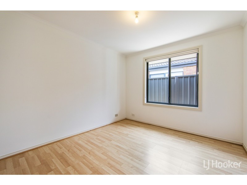 25 Riesling Crescent, Andrews Farm SA 5114