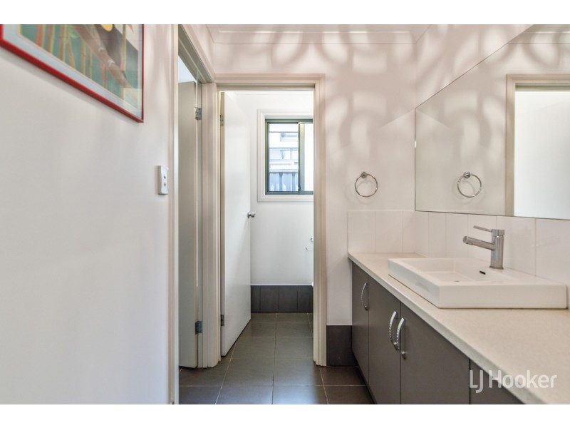25 Riesling Crescent, Andrews Farm SA 5114