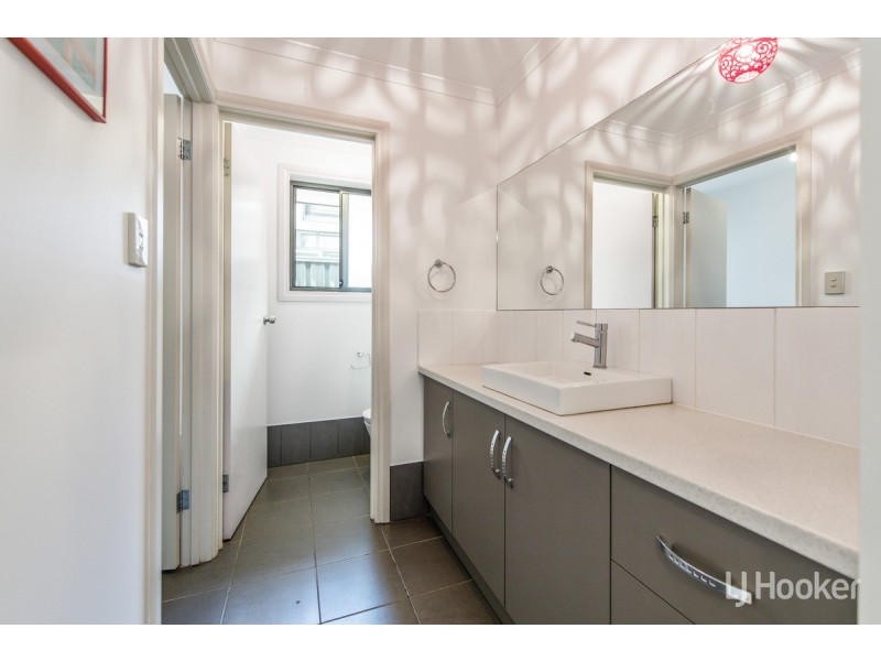 25 Riesling Crescent, Andrews Farm SA 5114