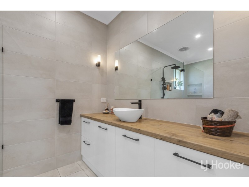 2 Hammond Close, Hillbank SA 5112