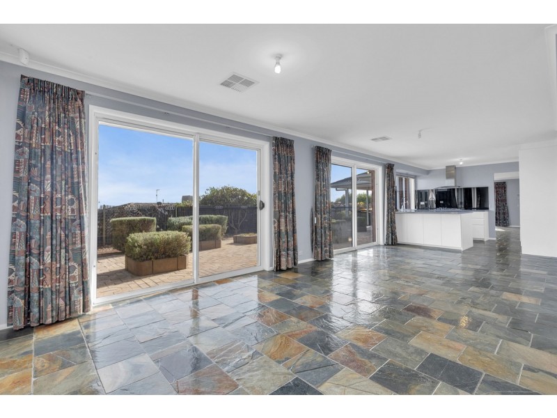 8 Abercrombie Court, Hillbank SA 5112