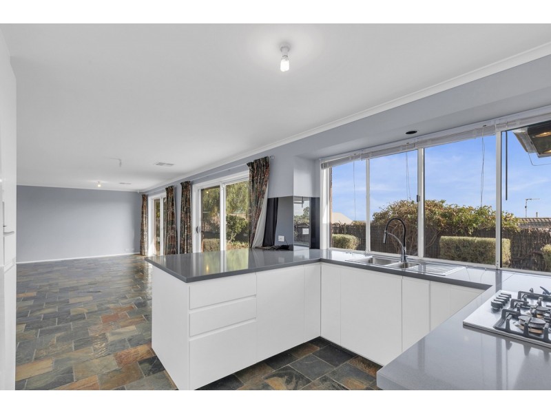 8 Abercrombie Court, Hillbank SA 5112