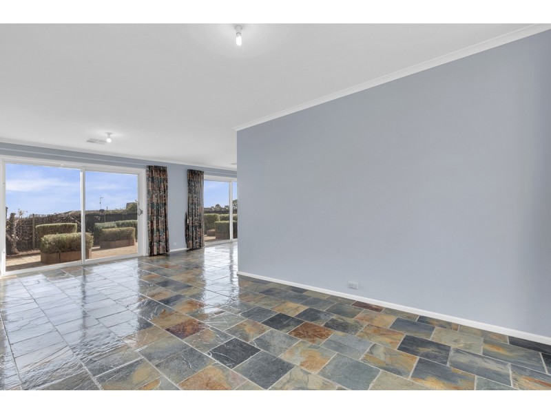 8 Abercrombie Court, Hillbank SA 5112