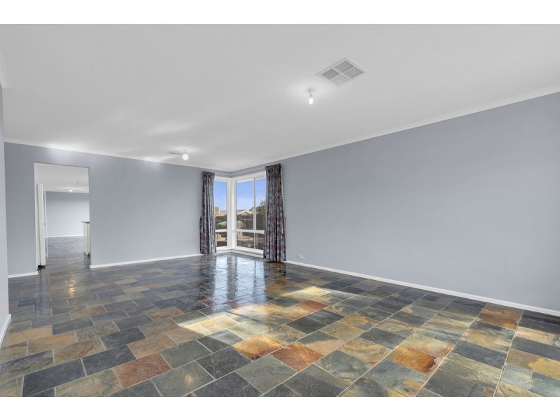 8 Abercrombie Court, Hillbank SA 5112