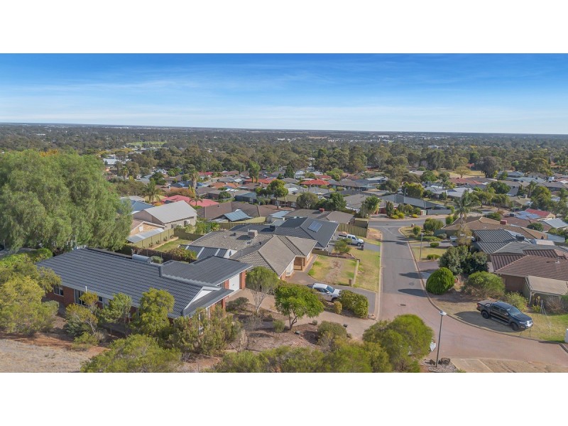 8 Abercrombie Court, Hillbank SA 5112