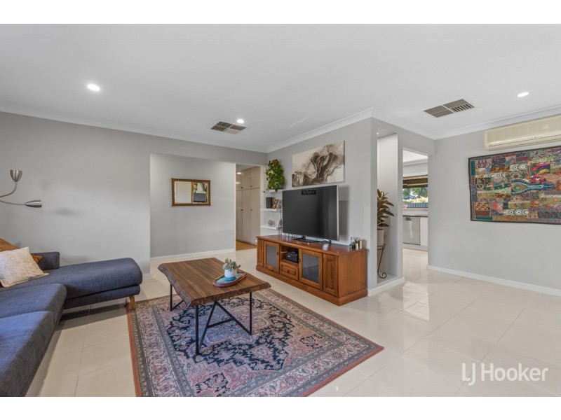 8 Brabham Crescent, Gulfview Heights SA 5096