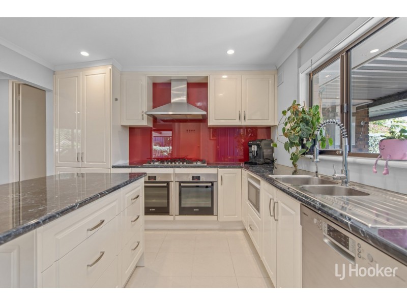 8 Brabham Crescent, Gulfview Heights SA 5096