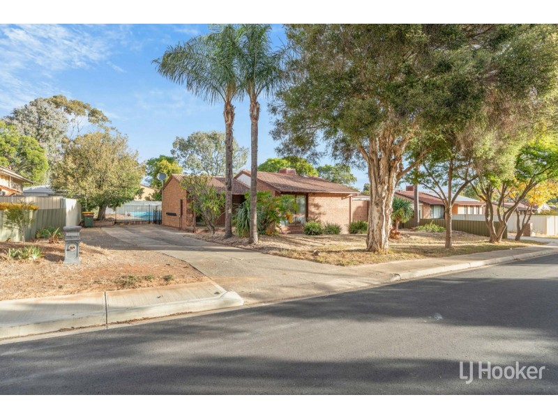 8 Cardnell Crescent, Elizabeth East SA 5112