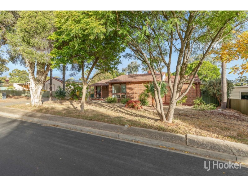 8 Cardnell Crescent, Elizabeth East SA 5112