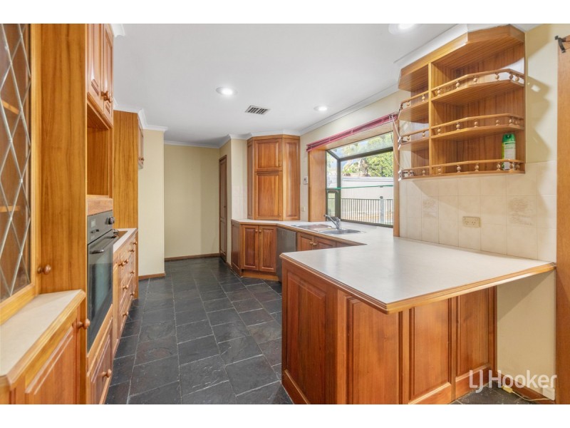 8 Cardnell Crescent, Elizabeth East SA 5112