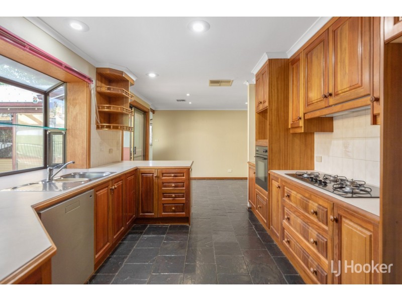 8 Cardnell Crescent, Elizabeth East SA 5112