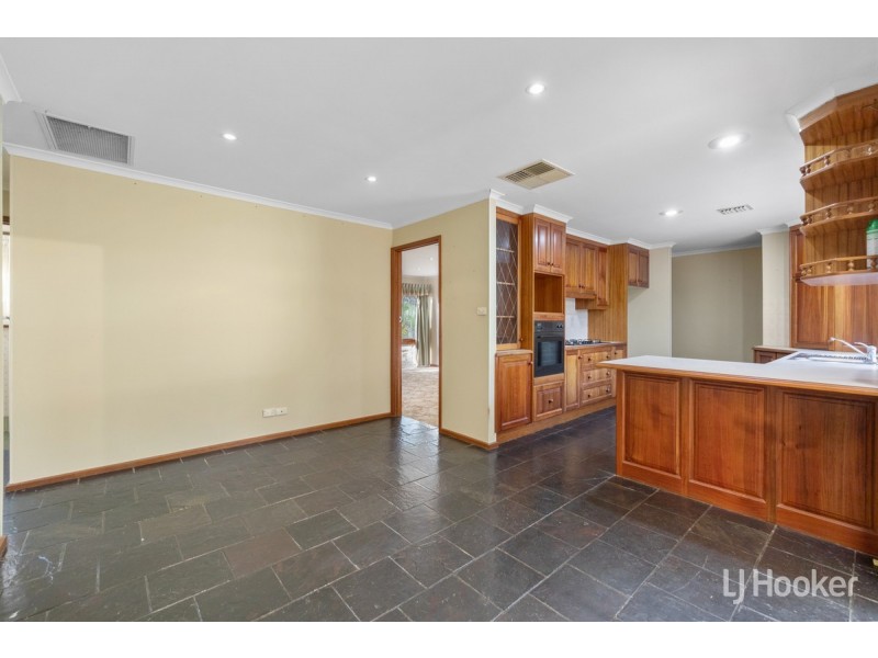 8 Cardnell Crescent, Elizabeth East SA 5112